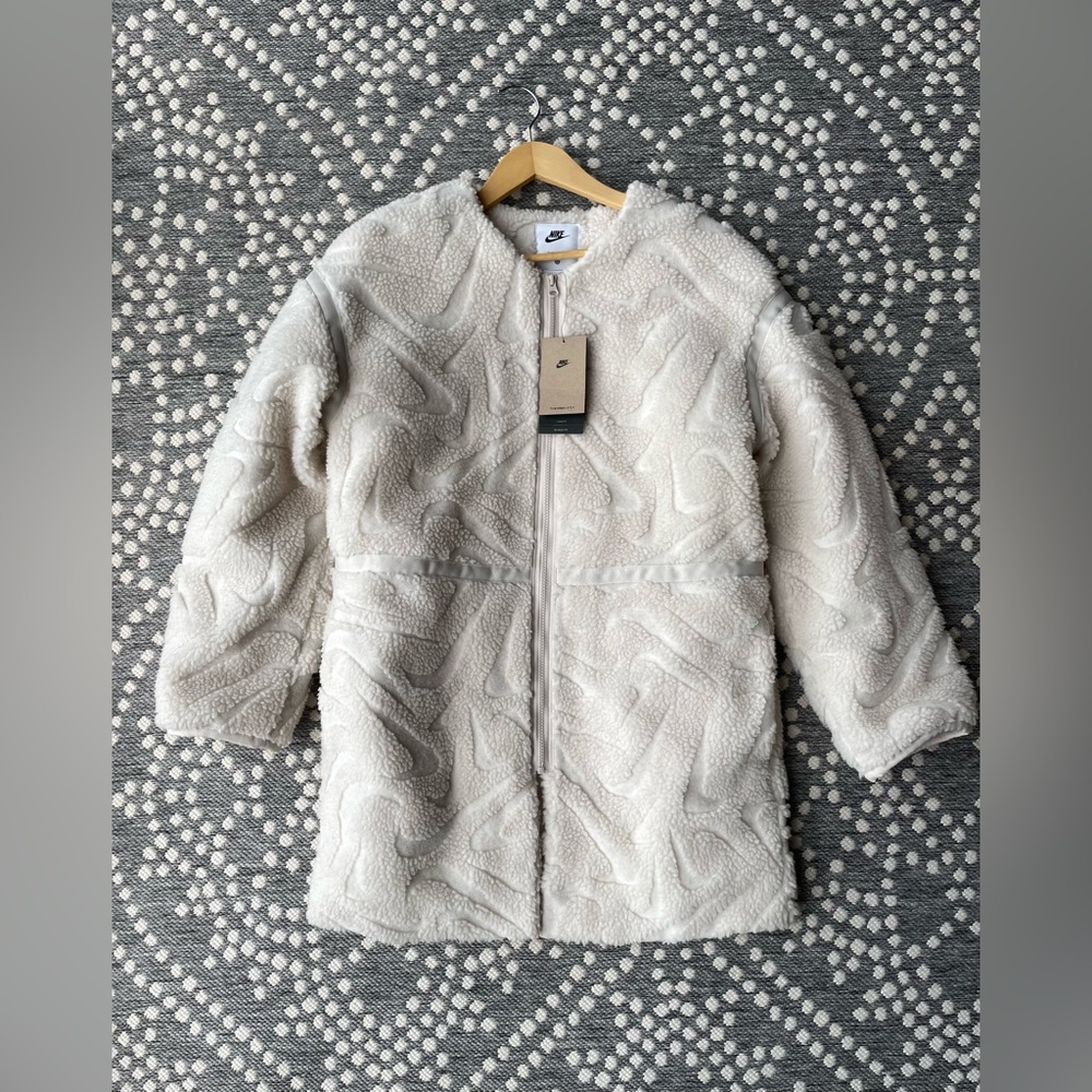 Nike Therma Fit Sherpa Jacket Coat Women’s SMALL NEW Parka Christmas Holiday - Picture 2 of 12